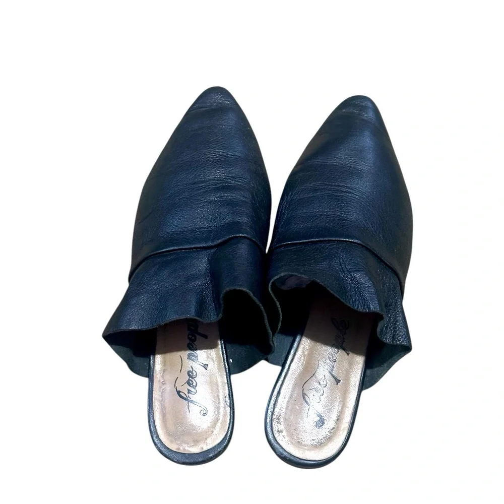 Free People Sienna Leather Ruffle Pointed Toe Flat Mules Black Womens Size 6.5 - Picture 4 of 7